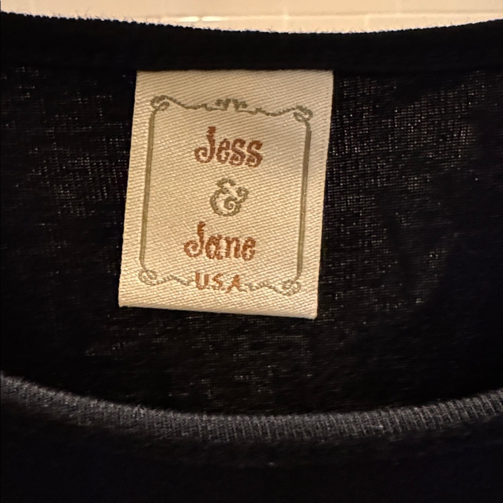 🌲 Jess & Jane Evergreen Christmas Tree Black Holiday Long Sleeve Top 🌲 - Picture 3 of 6